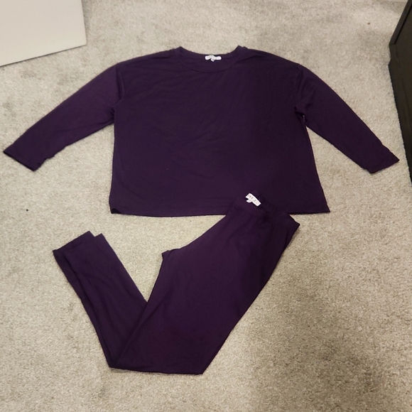 Woman's 2 Piece Longsleeve Leggings Set - Picture 2 of 6